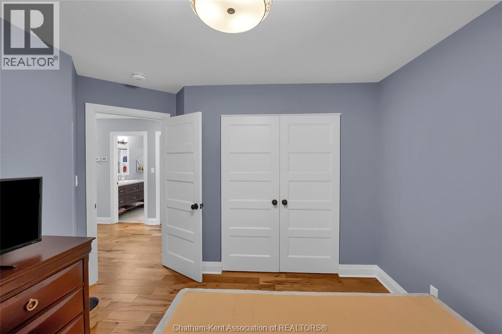 5744 Middle Line Property Photo 27