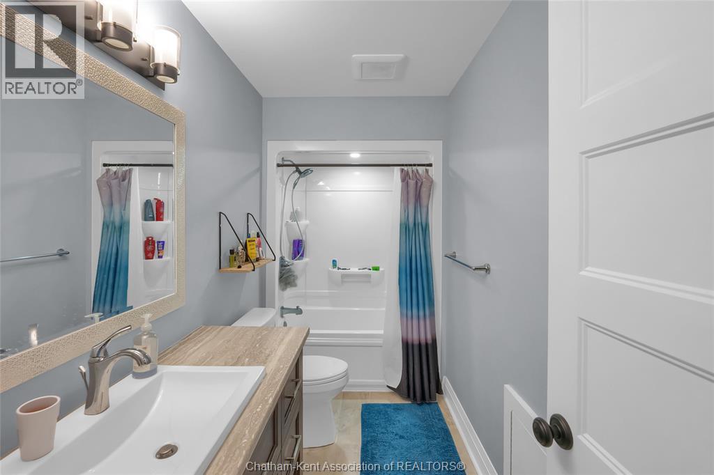 5744 Middle Line Property Photo 28