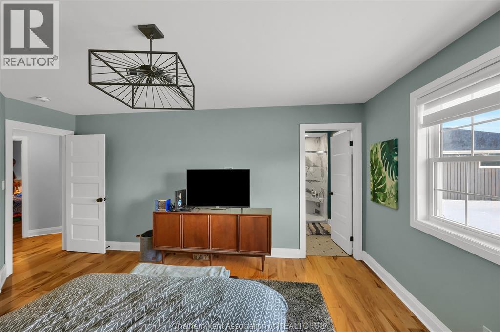 5744 Middle Line Property Photo 31