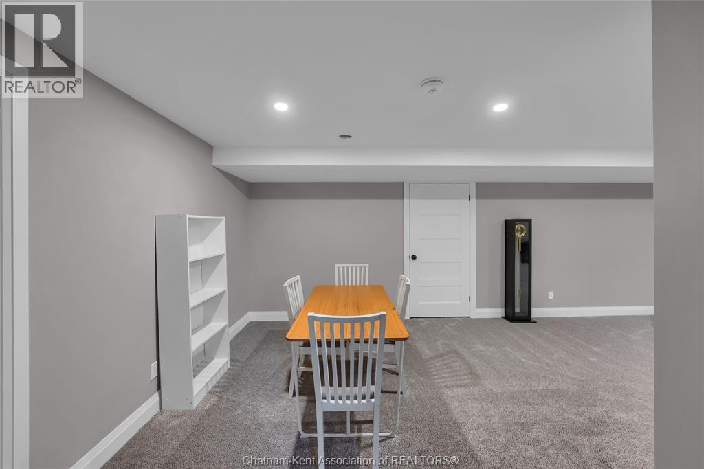 5744 Middle Line Property Photo 37