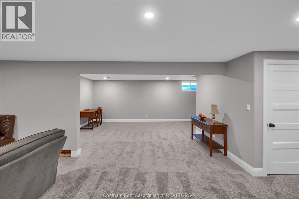 5744 Middle Line Property Photo 38
