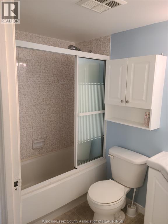 150 Park Street West Unit# 1402 Property Photo 12