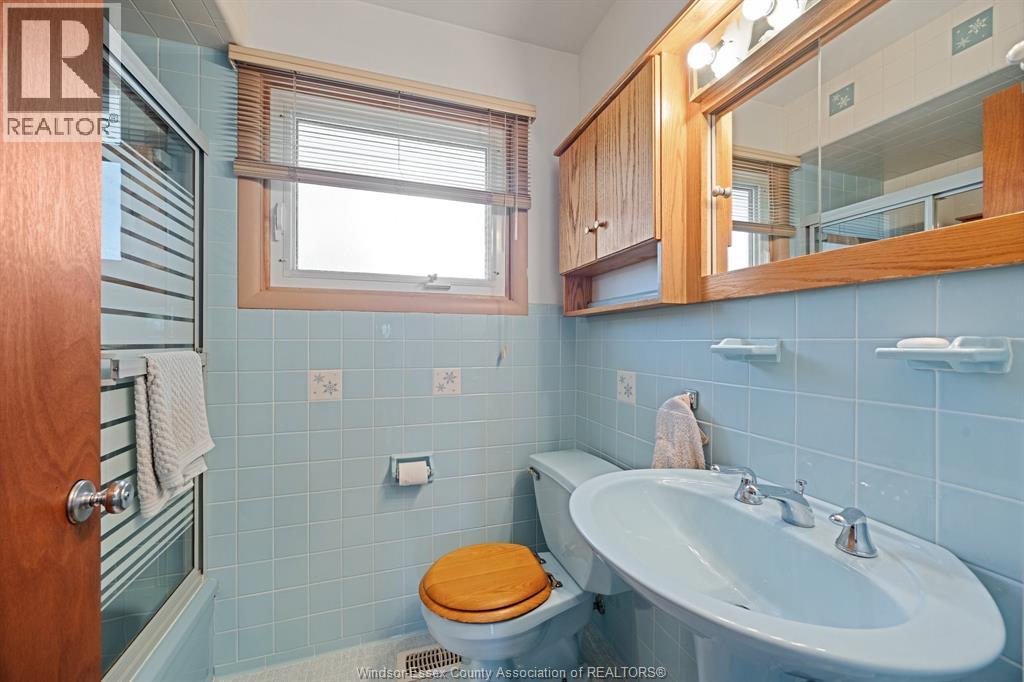 3511 Charlevoix Property Photo 17
