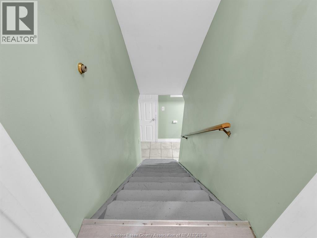 7640 Wyandotte Street East Property Photo 25