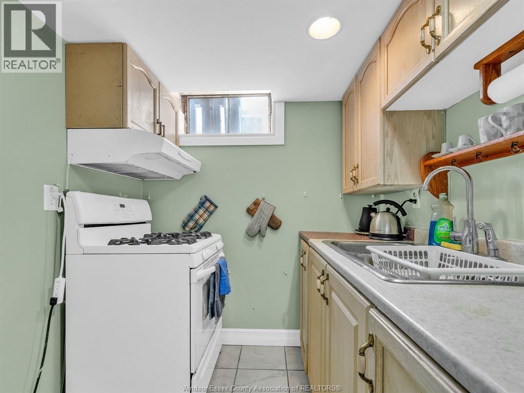 7640 Wyandotte Street East Property Photo 28
