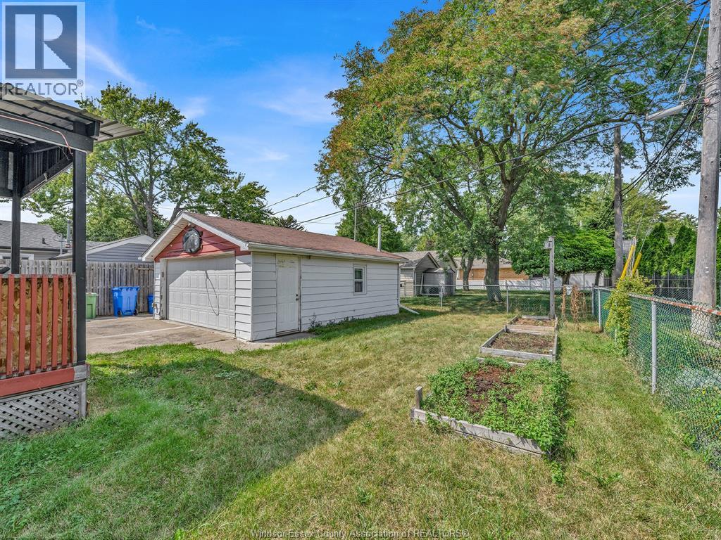 7640 Wyandotte Street East Property Photo 41