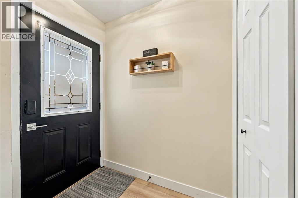 44 Royal Crescent Property Photo 4