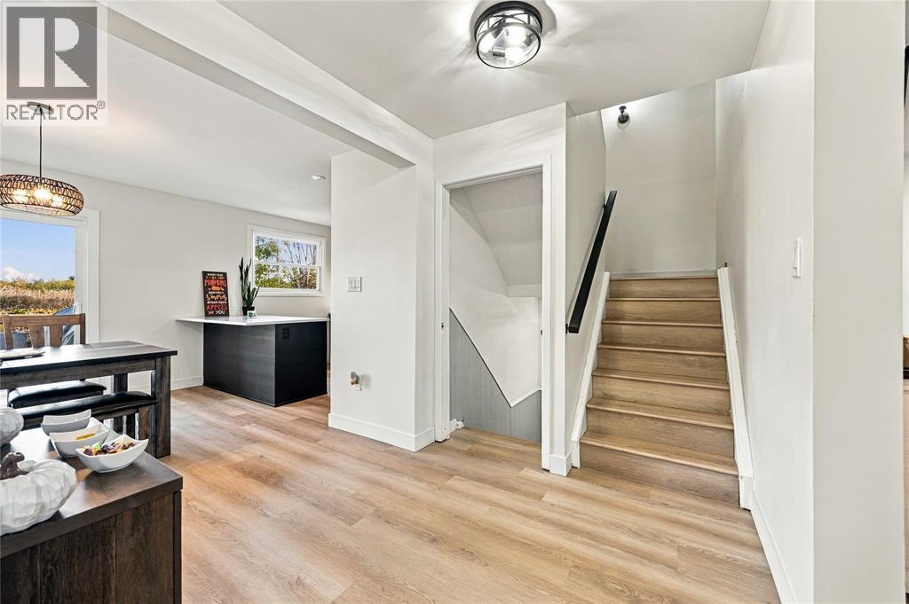 44 Royal Crescent Property Photo 5