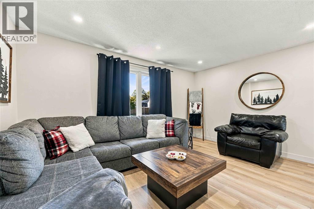 44 Royal Crescent Property Photo 7