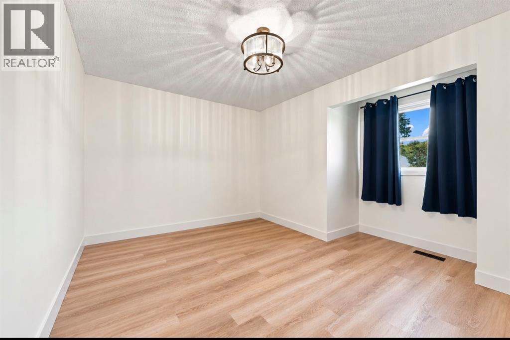 44 Royal Crescent Property Photo 17