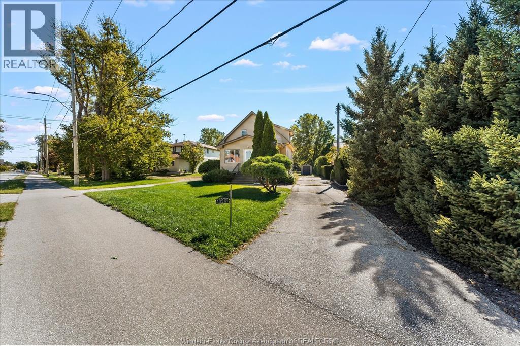 13231-33 Riverside Drive East Property Photo 4