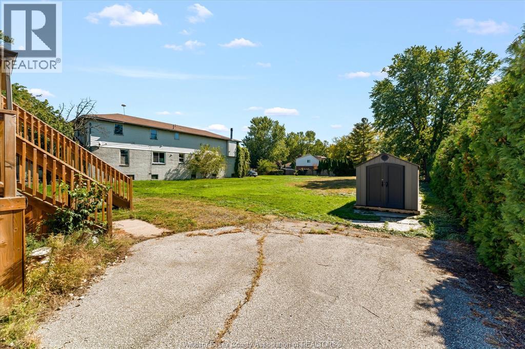 13231-33 Riverside Drive East Property Photo 7