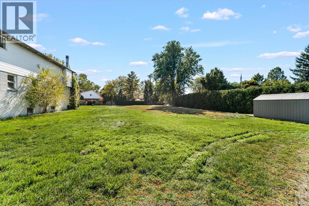 13231-33 Riverside Drive East Property Photo 10