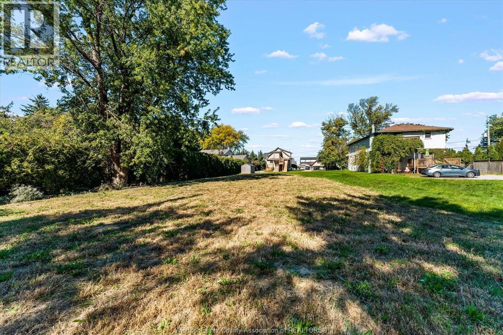 13231-33 Riverside Drive East Property Photo 15