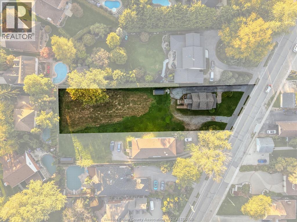 13231-33 Riverside Drive East Property Photo 35