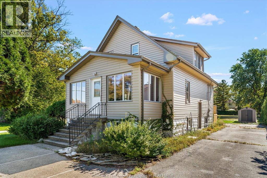 13231-33 Riverside Drive East Property Photo 6