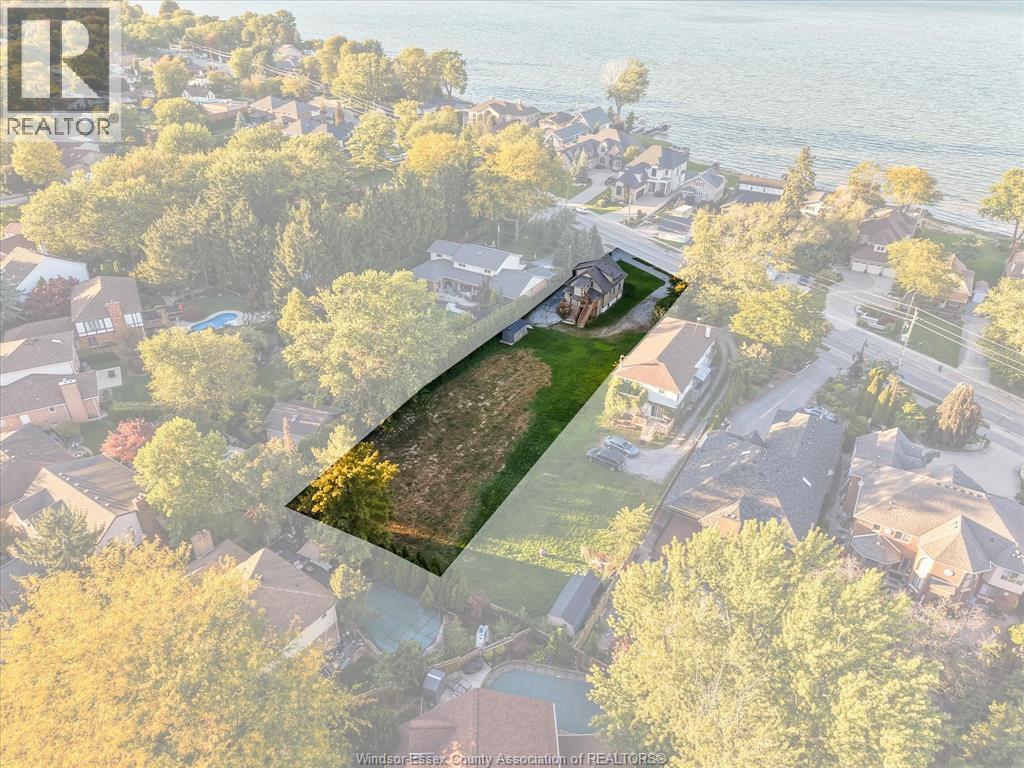 13231-33 Riverside Drive East Property Photo 21