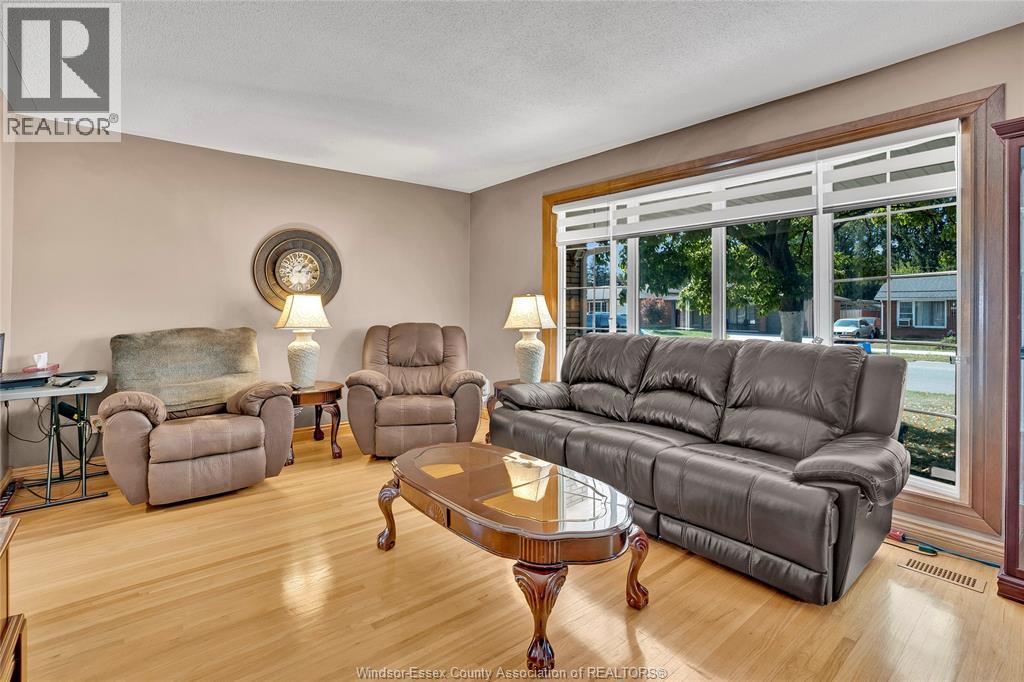 2664 Rivard Property Photo 5