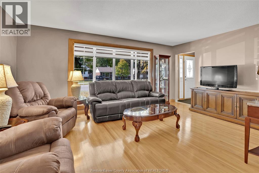 2664 Rivard Property Photo 8