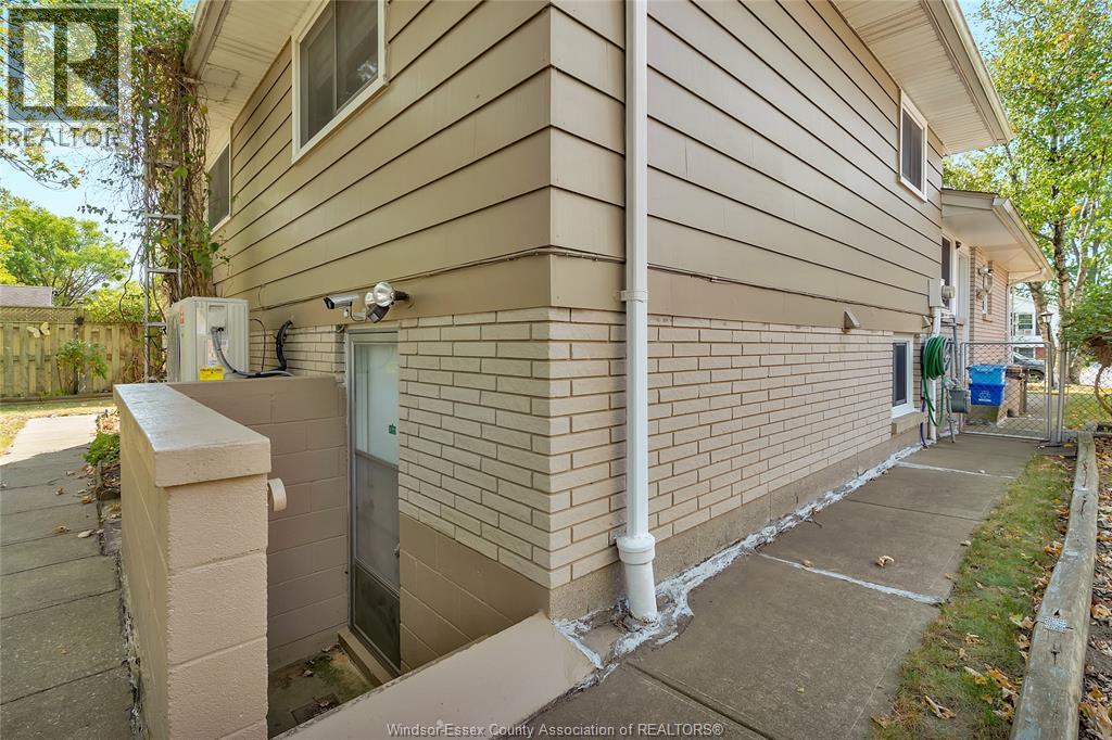 2664 Rivard Property Photo 29
