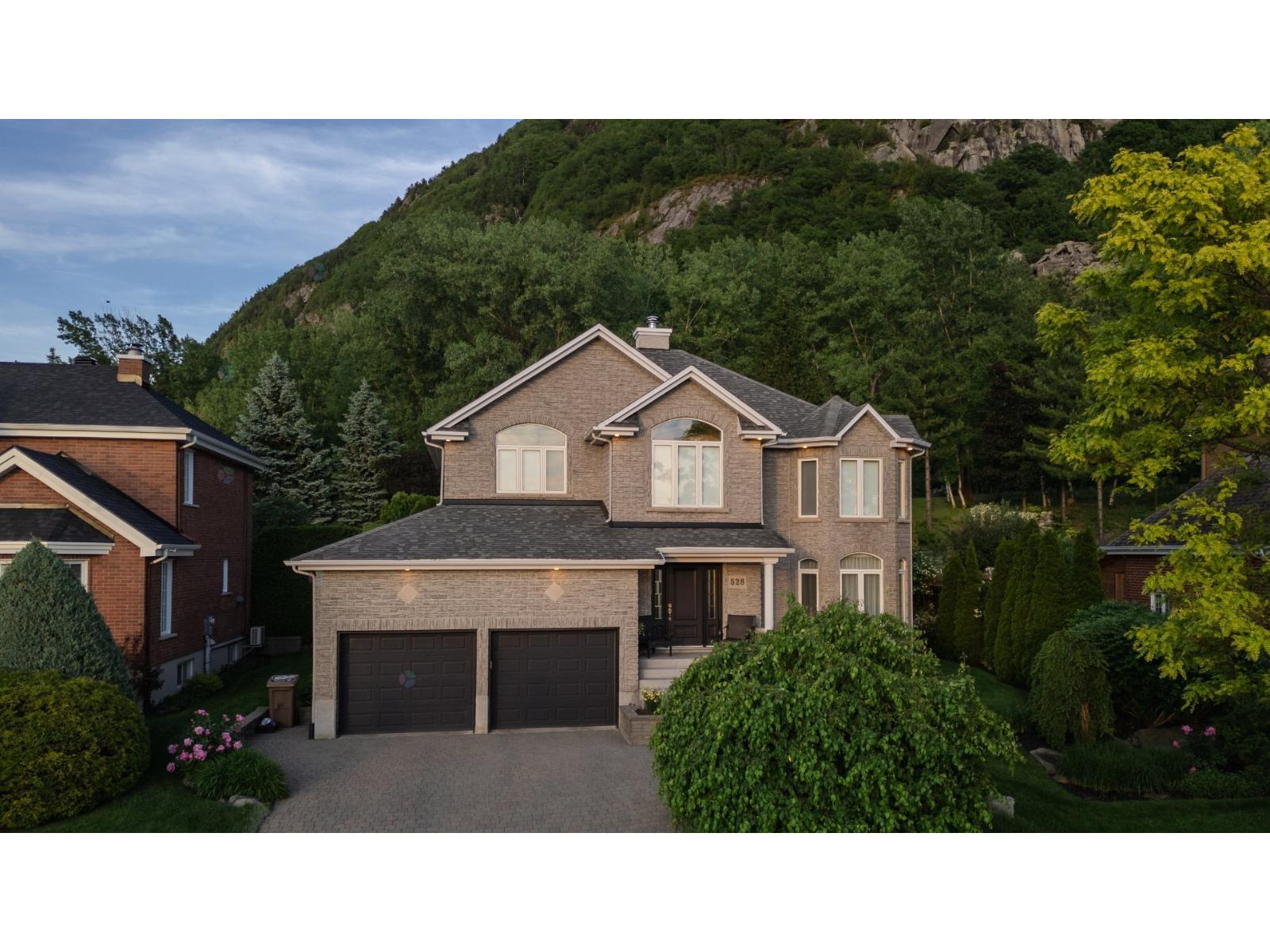 528 Rue De La Grotte
