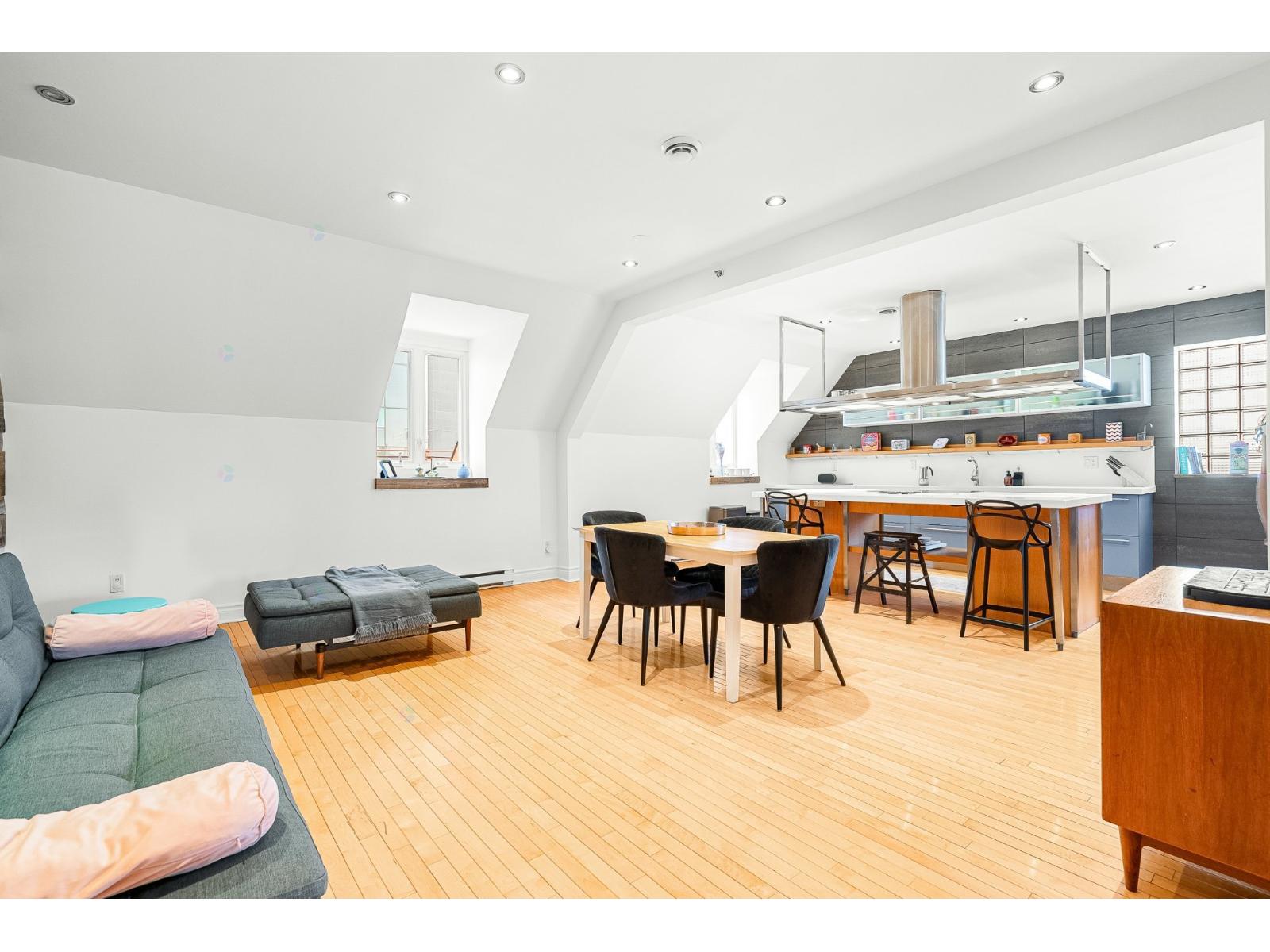 1037 Rue St-denis, #301 Property Photo 14