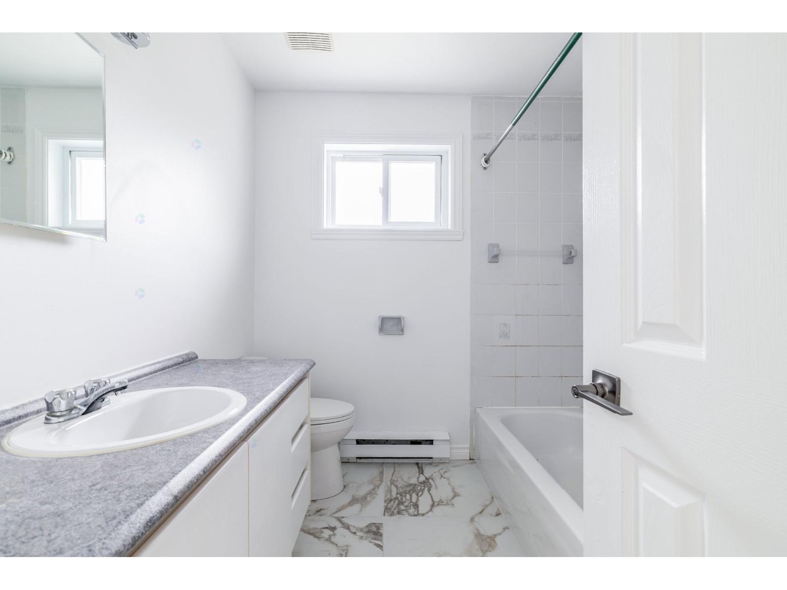 33 Rue Savaria, #5 Property Photo 11