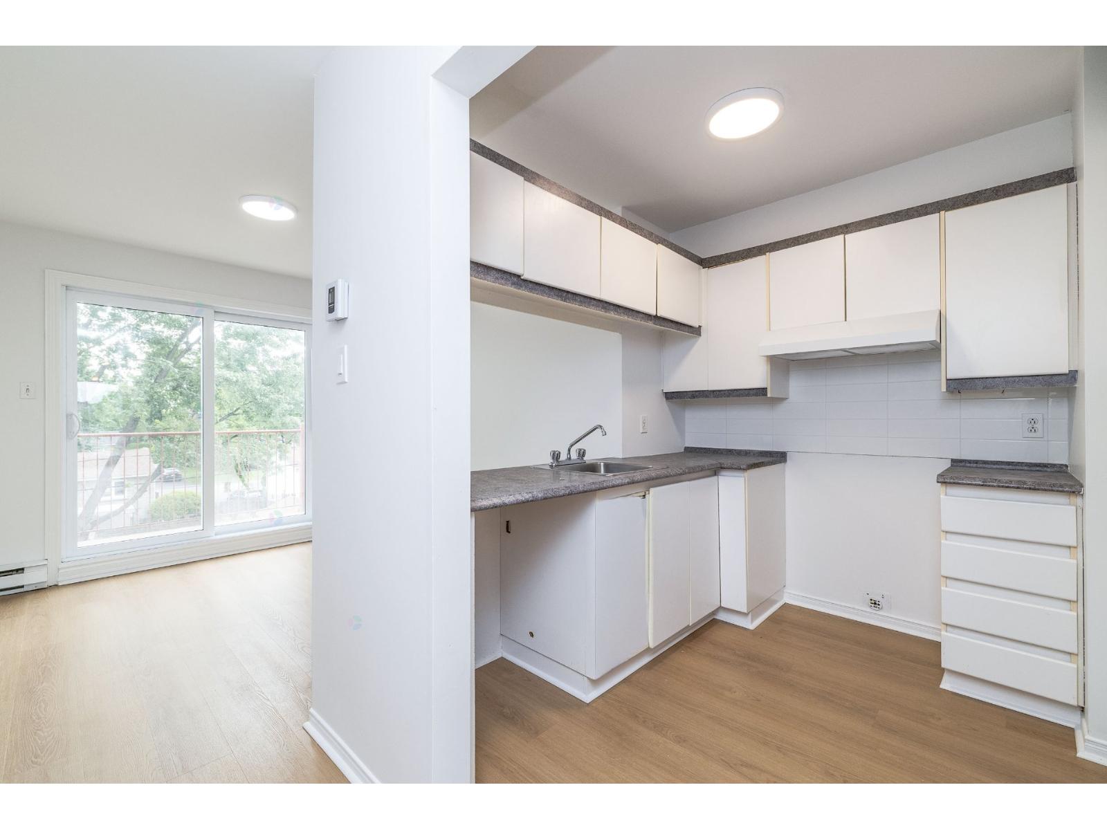 33 Rue Savaria, #5 Property Photo 22