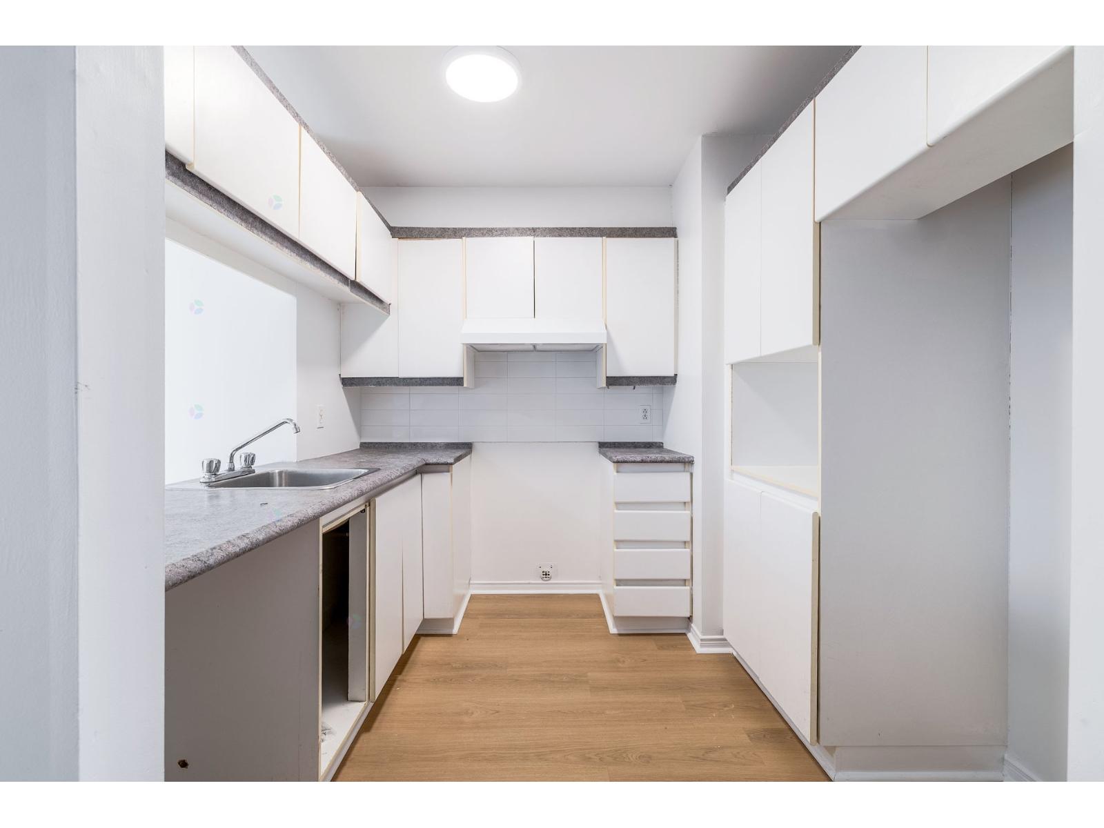 33 Rue Savaria, #5 Property Photo 23