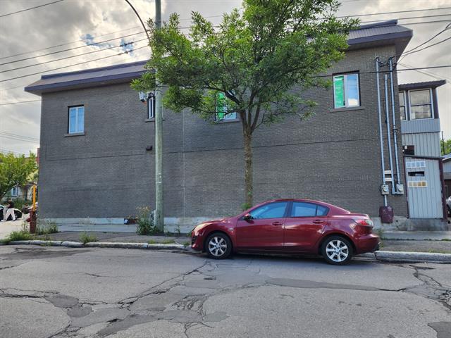4247-4249 Rue St-zotique E. Property Photo 8