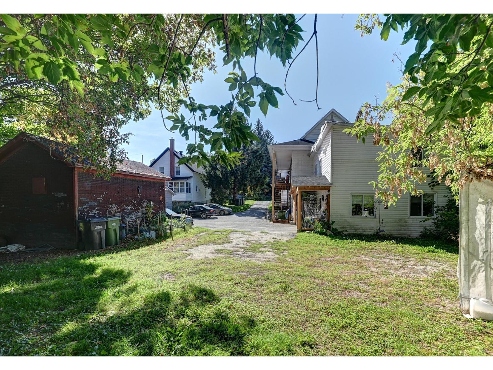 781-791 Rue Short Property Photo 5