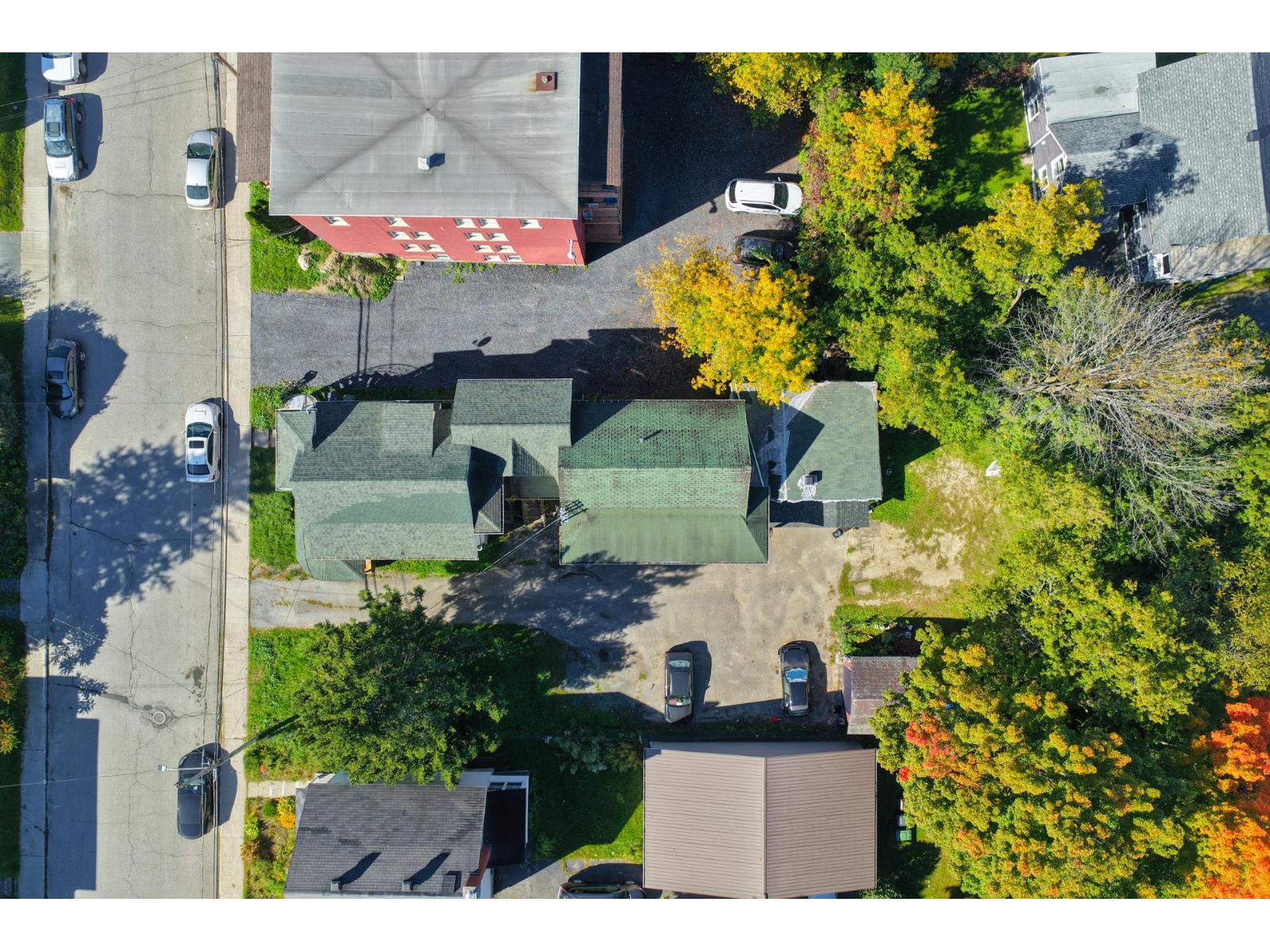 781-791 Rue Short Property Photo 9