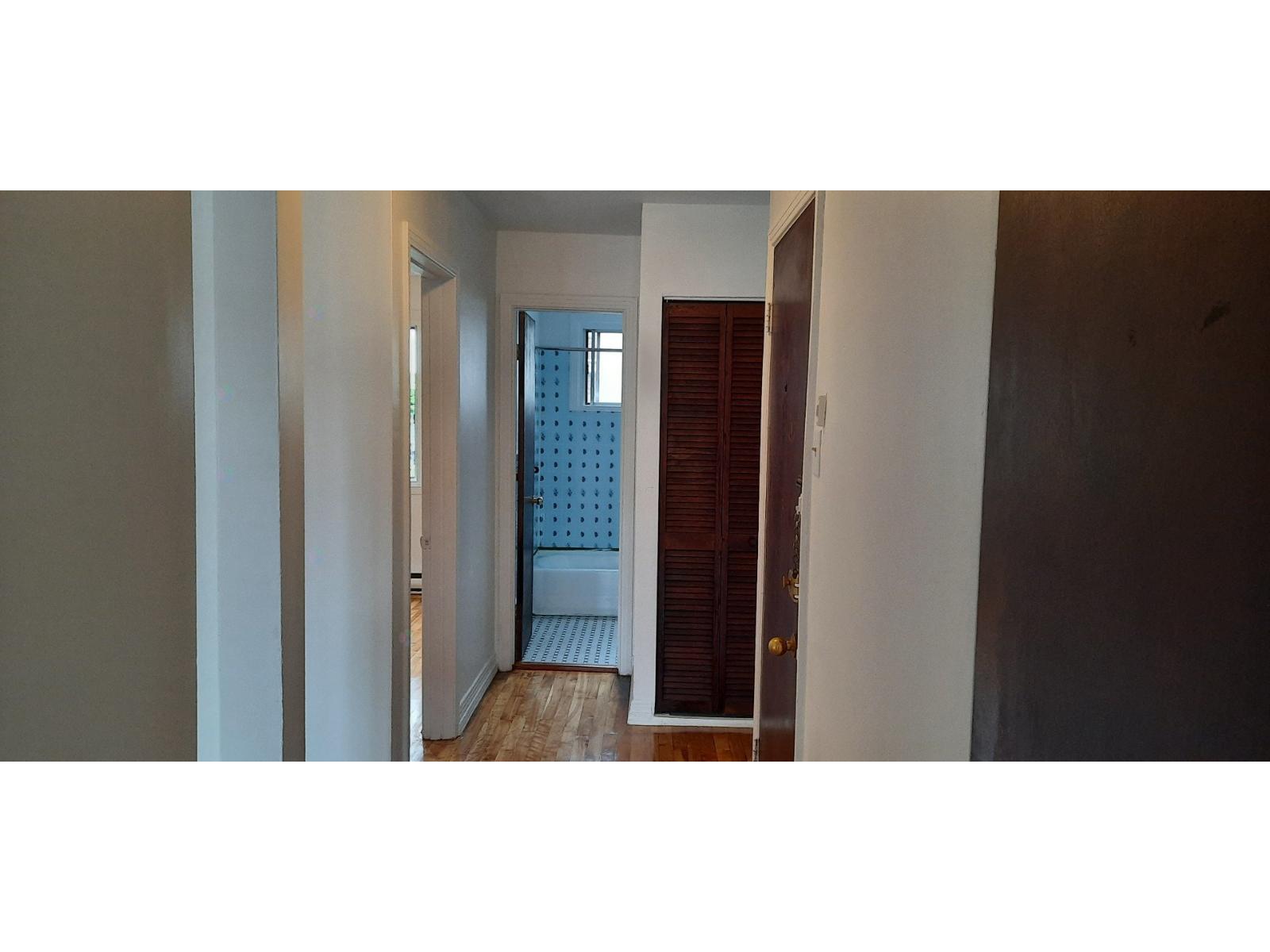 8645 Av. Stuart, #2 Property Photo 9