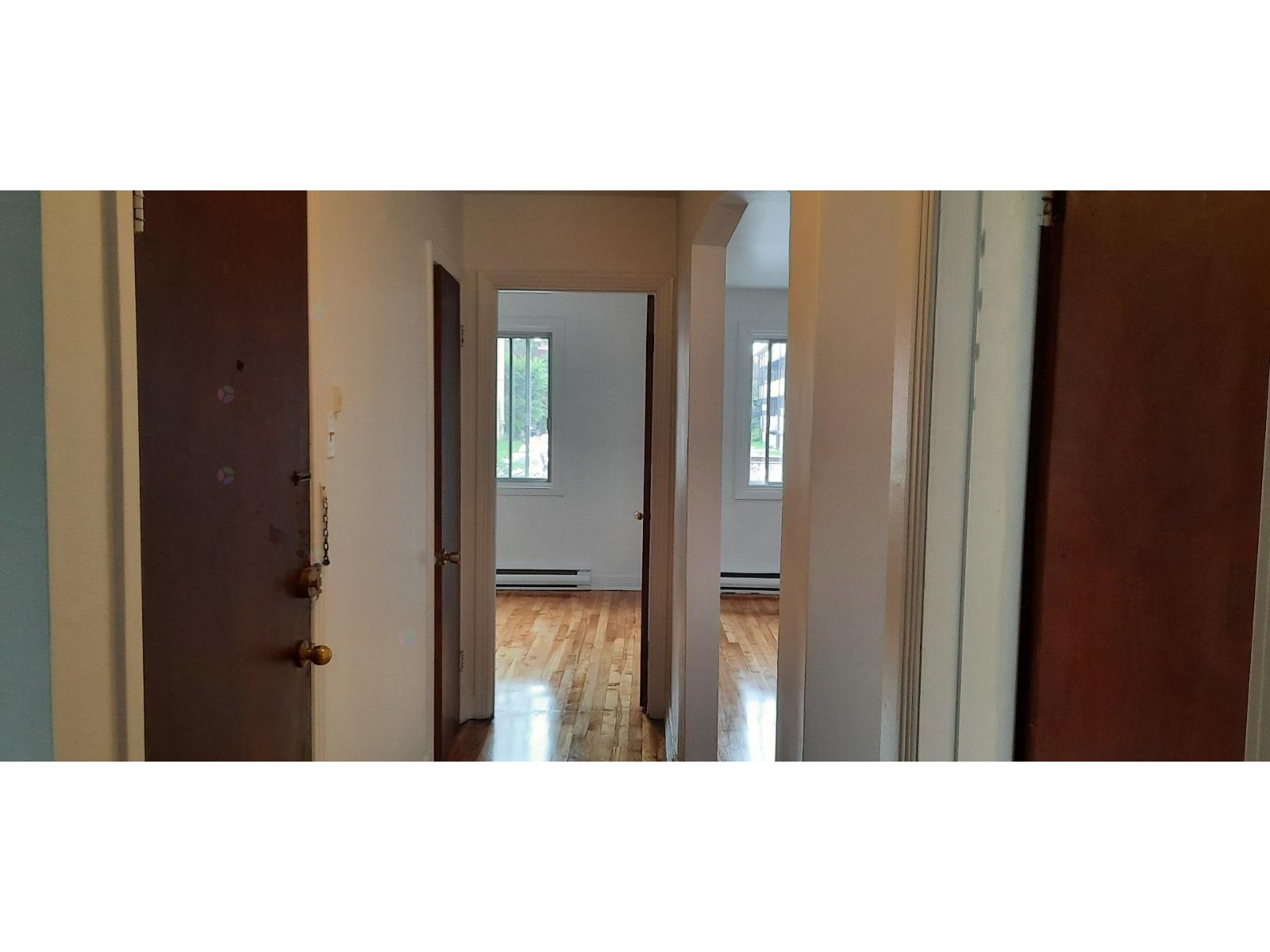 8645 Av. Stuart, #2 Property Photo 10