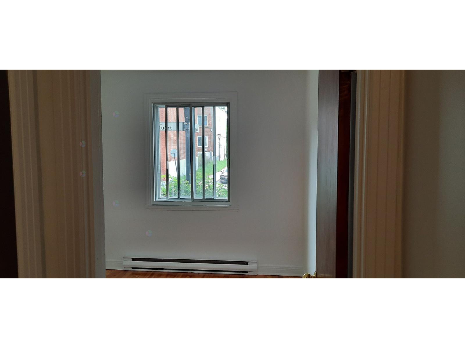 8645 Av. Stuart, #2 Property Photo 12