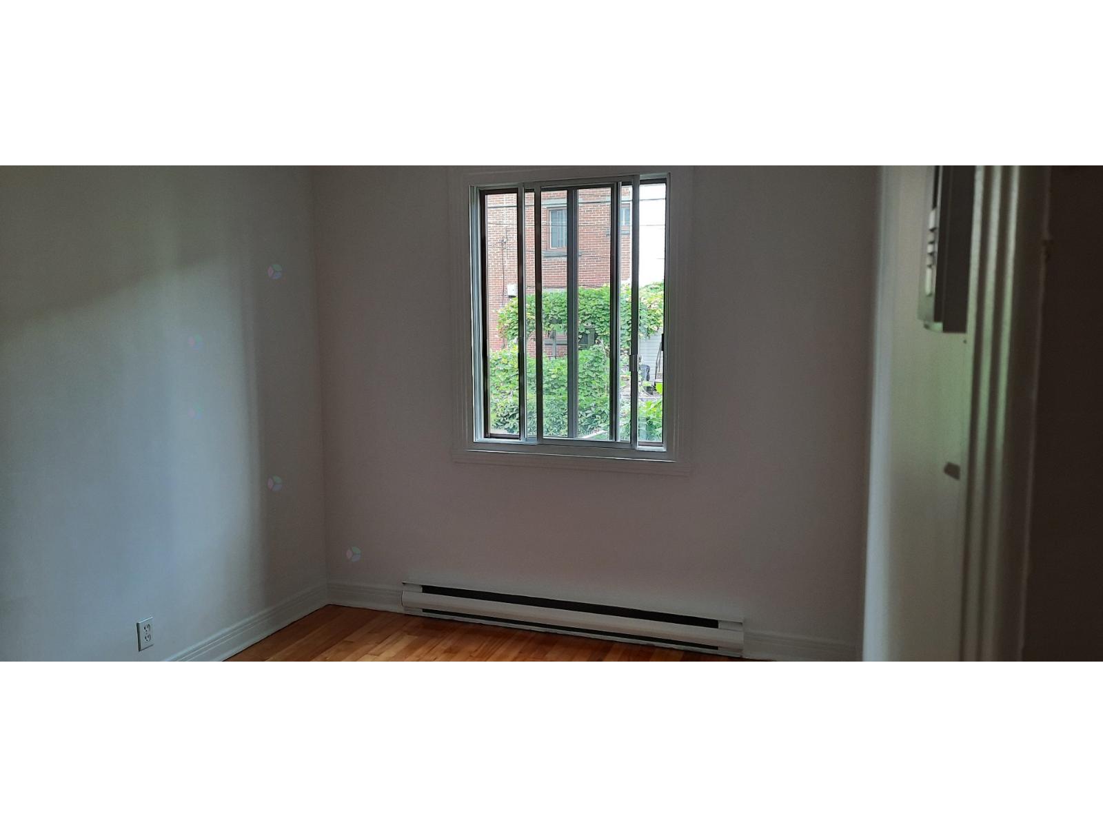 8645 Av. Stuart, #2 Property Photo 14
