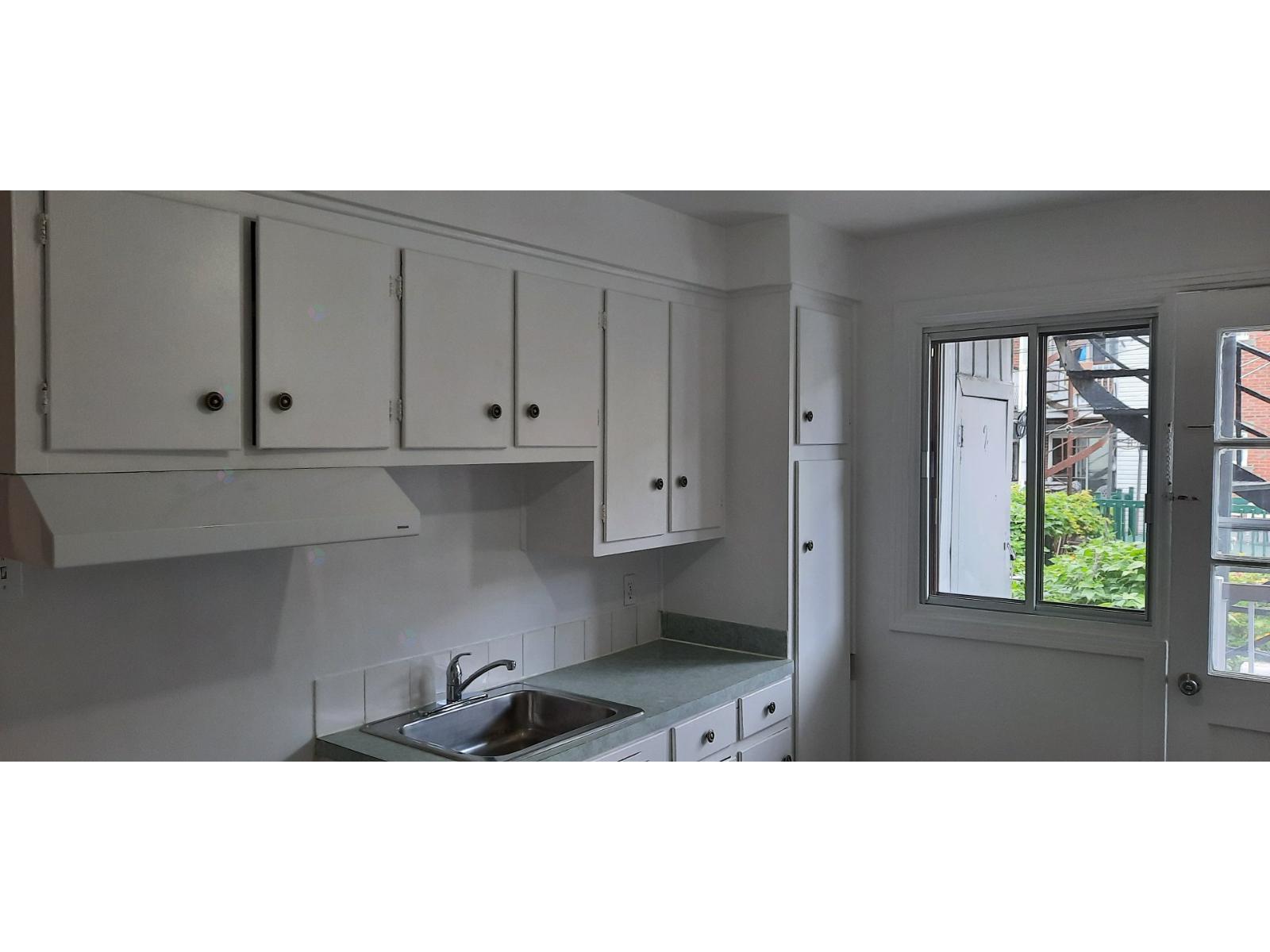 8645 Av. Stuart, #2 Property Photo 17