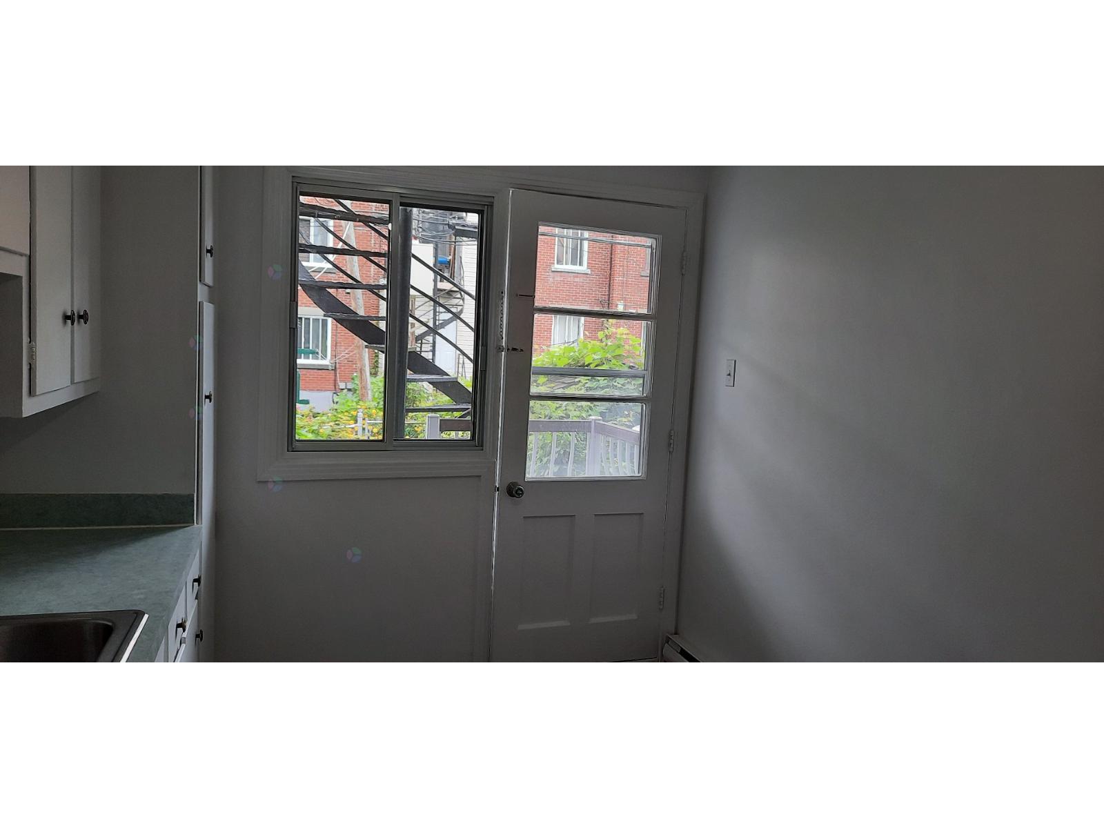 8645 Av. Stuart, #2 Property Photo 18