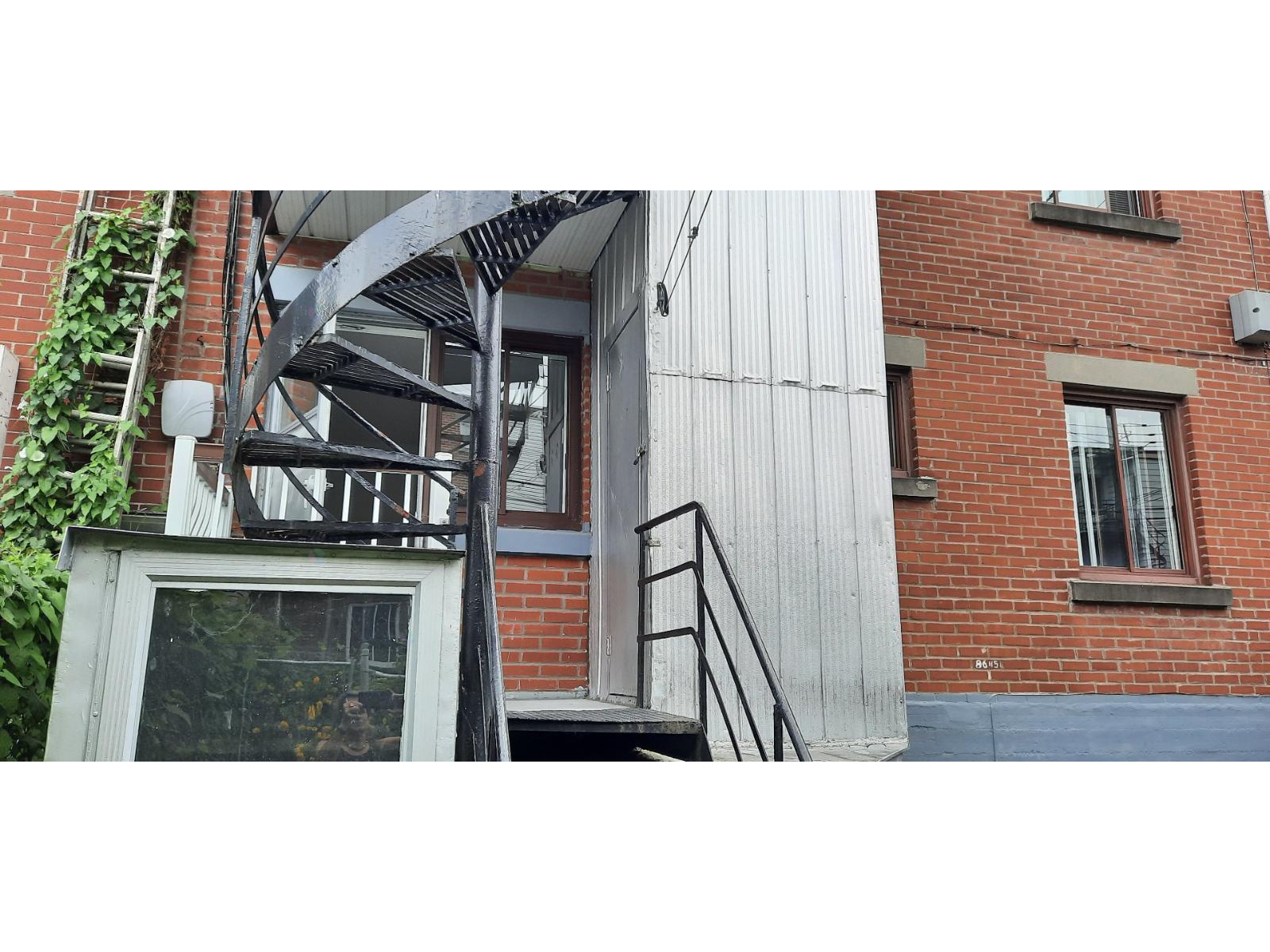 8645 Av. Stuart, #2 Property Photo 19