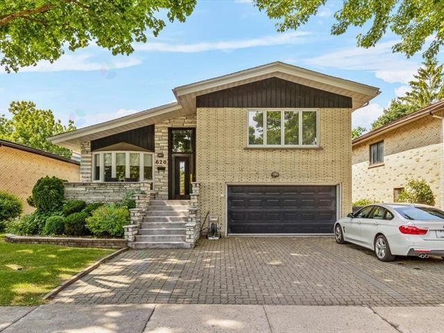 620 Boul. Alexis-Nihon Property Photo 1