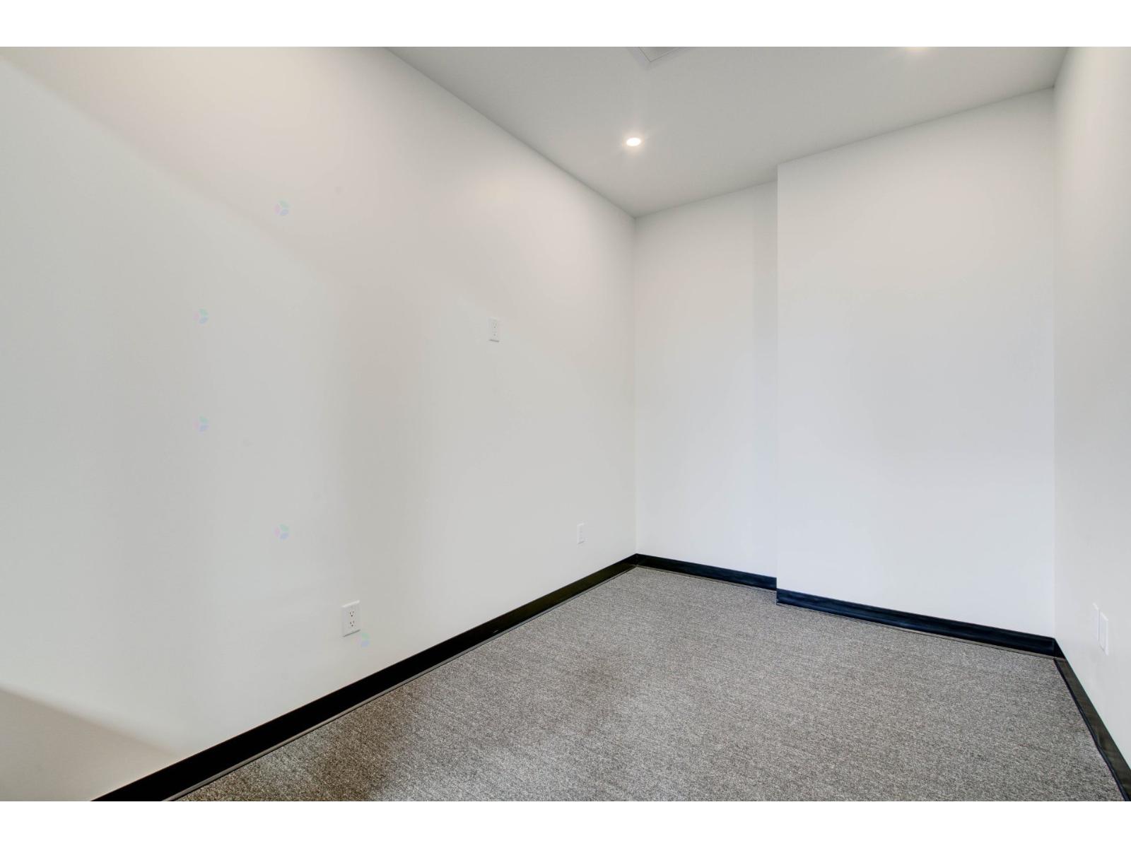 3185 Mtée St-hubert, #103 Property Photo 12