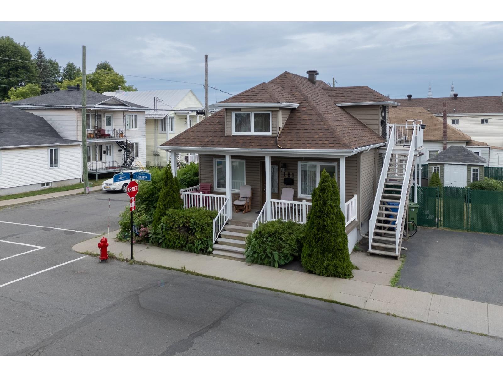 181-183 Rue Limoges Property Photo 1