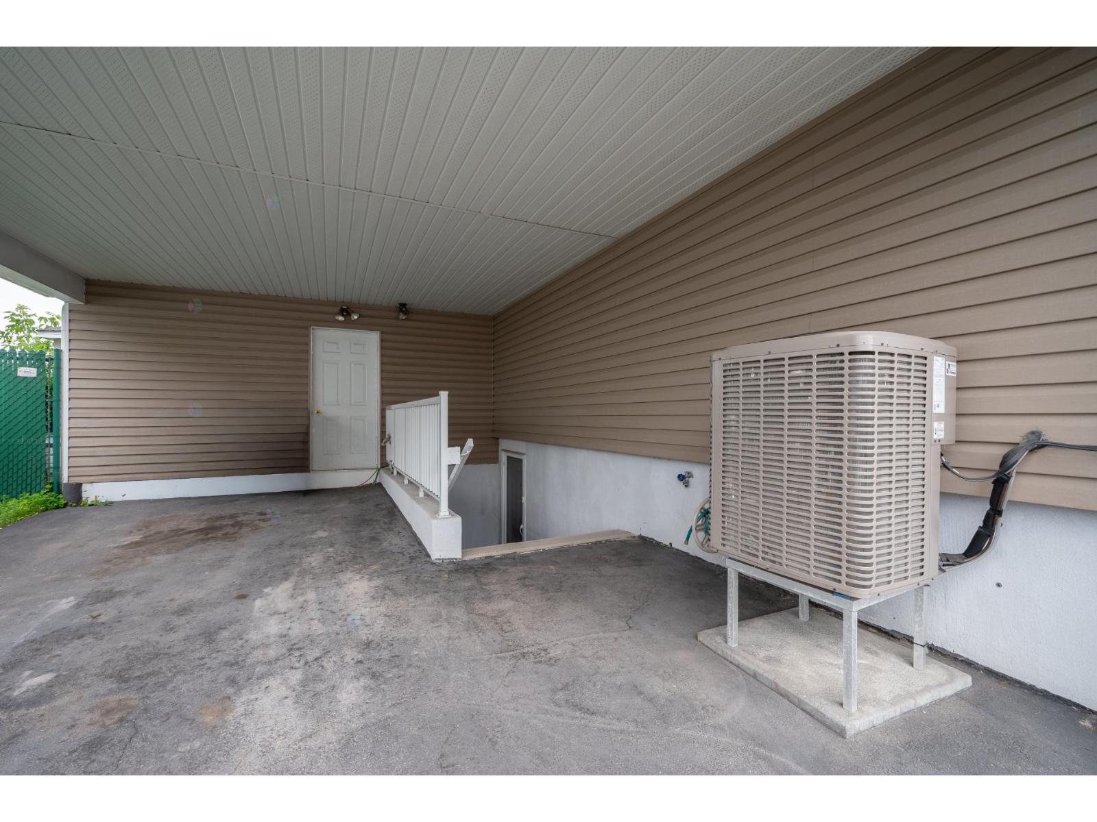 181-183 Rue Limoges Property Photo 20