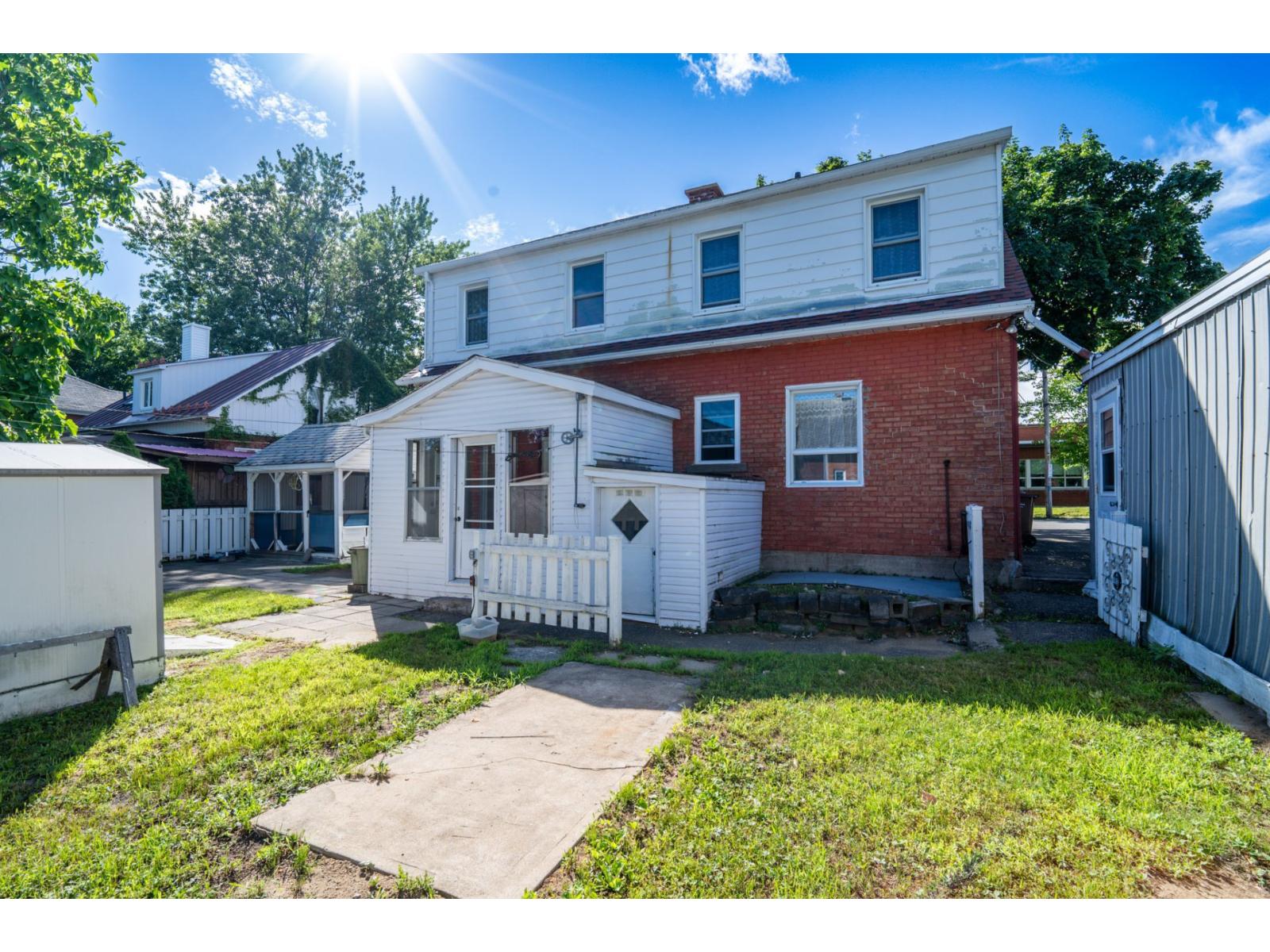 1335 120e Rue Property Photo 6