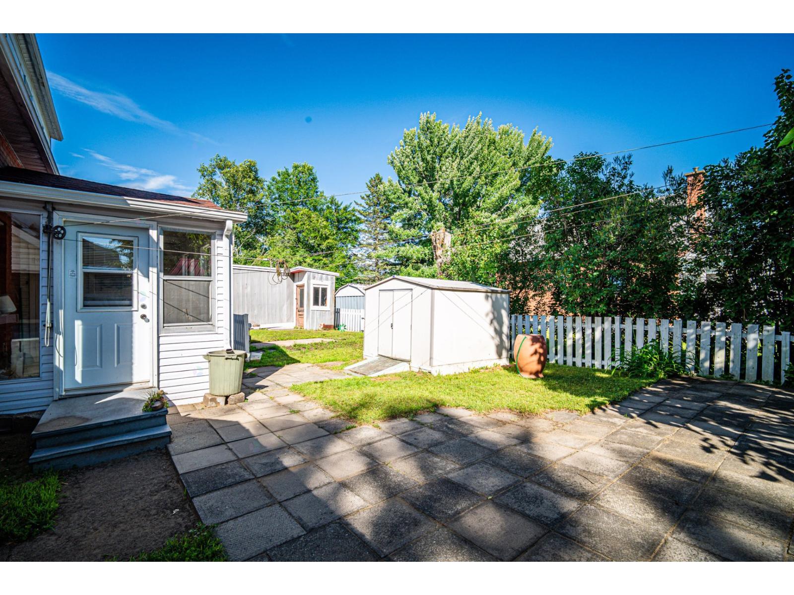 1335 120e Rue Property Photo 7