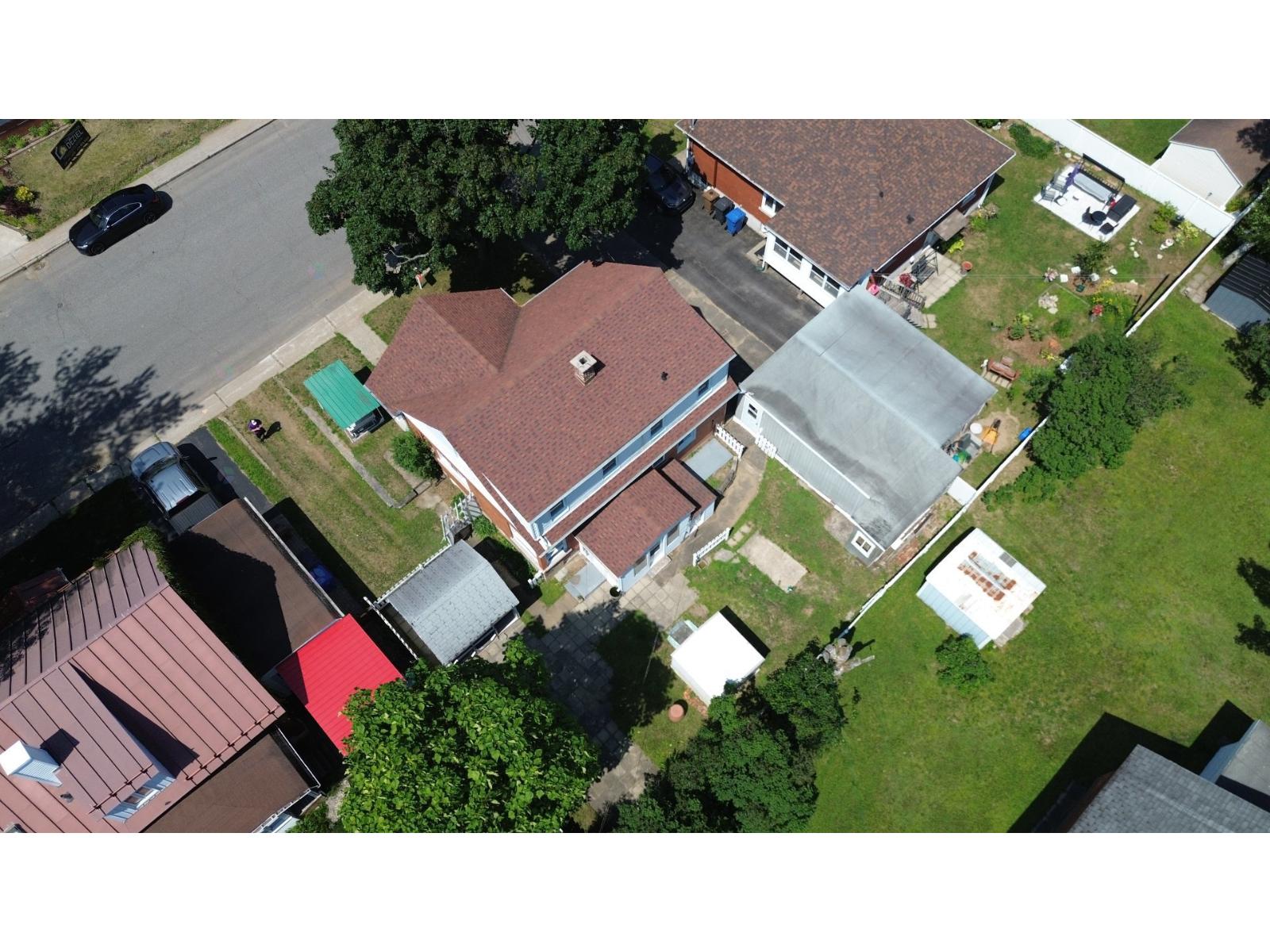 1335 120e Rue Property Photo 8
