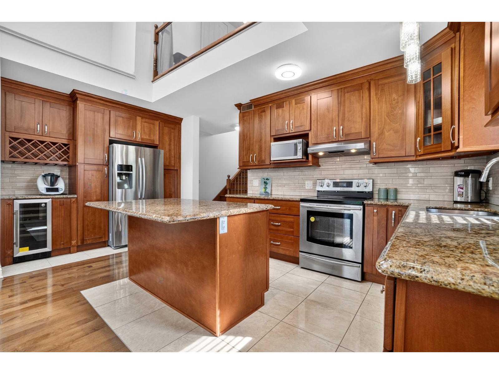 727 Rue Filiatrault, #201 Property Photo 6