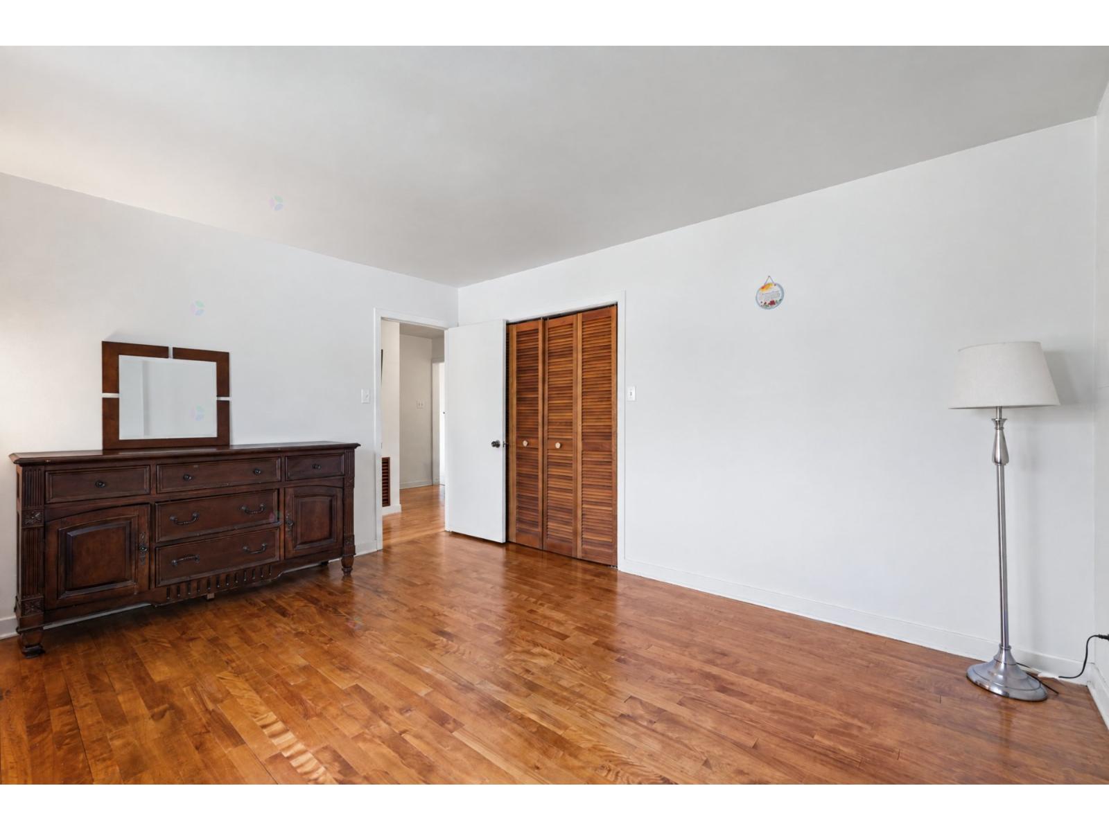 604 Av. Luck Property Photo 8