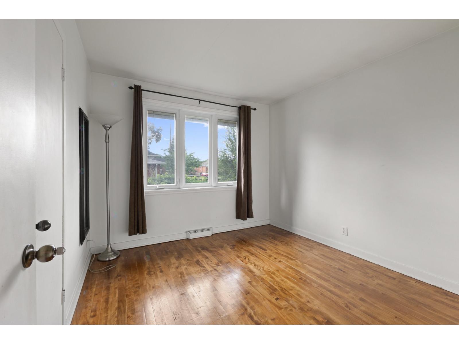 604 Av. Luck Property Photo 11