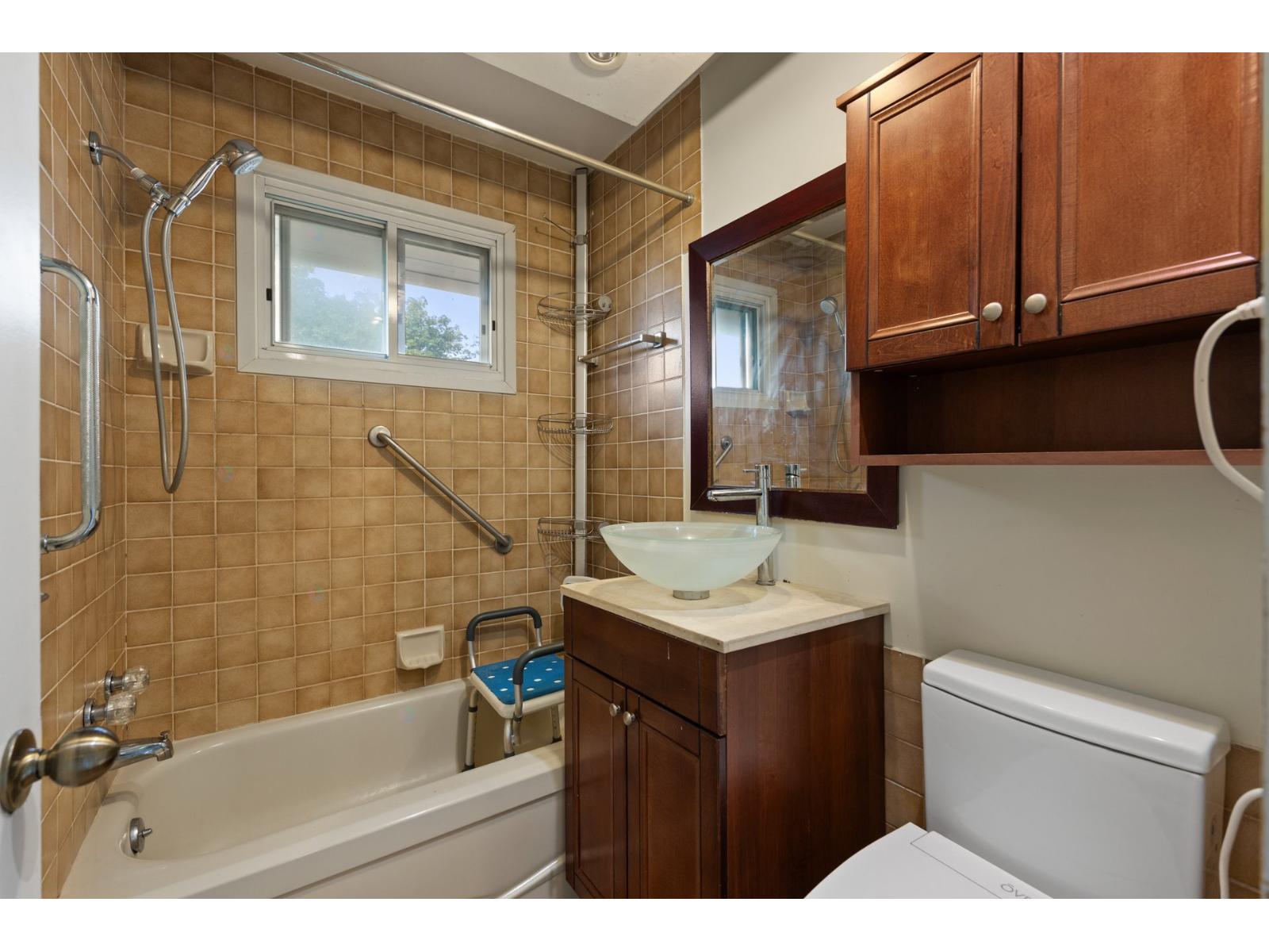 604 Av. Luck Property Photo 12